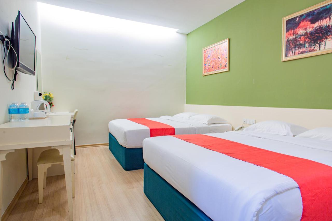 Hotel 101 Permas Jaya Johor Bahru Exterior foto