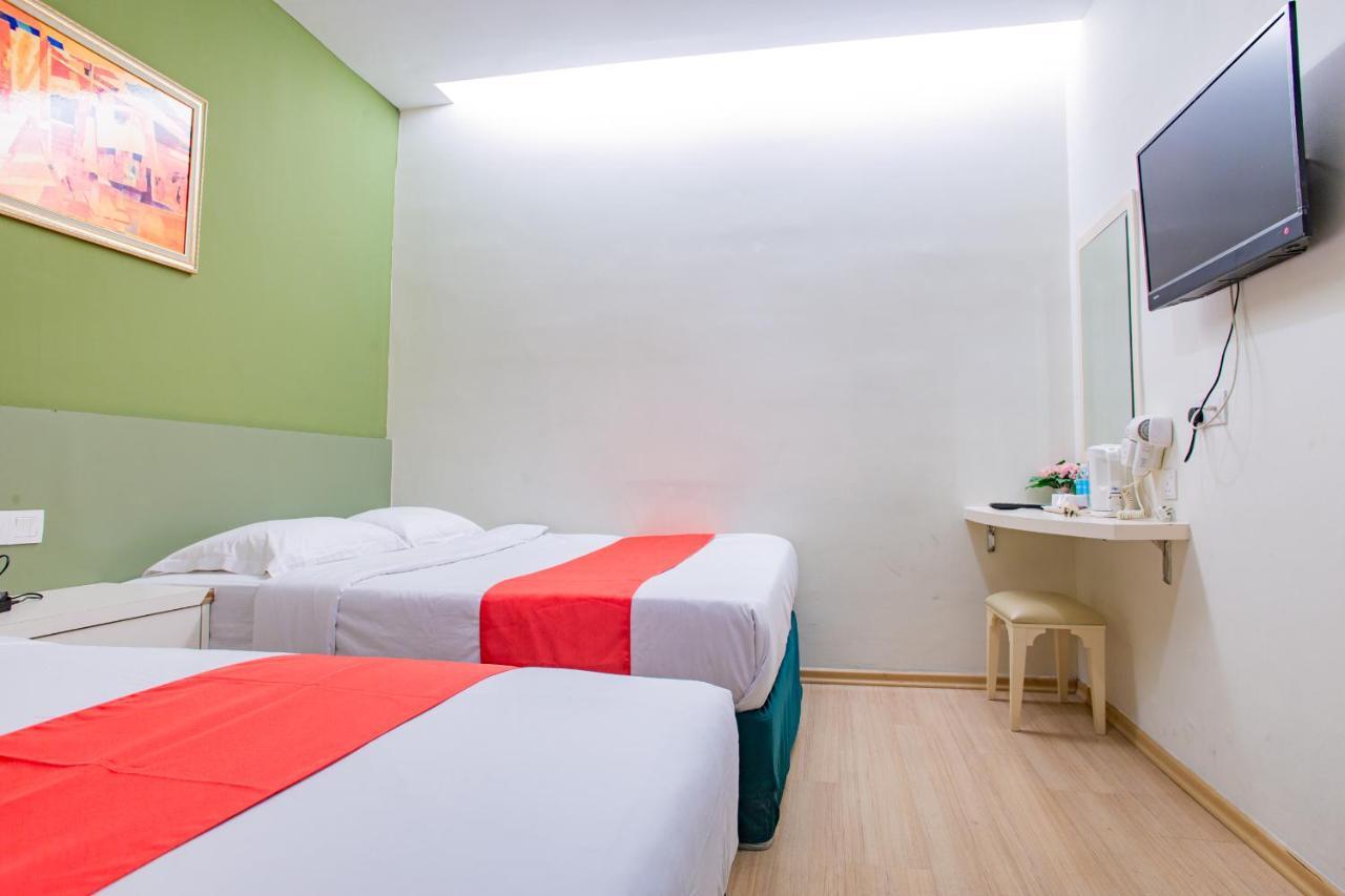 Hotel 101 Permas Jaya Johor Bahru Exterior foto